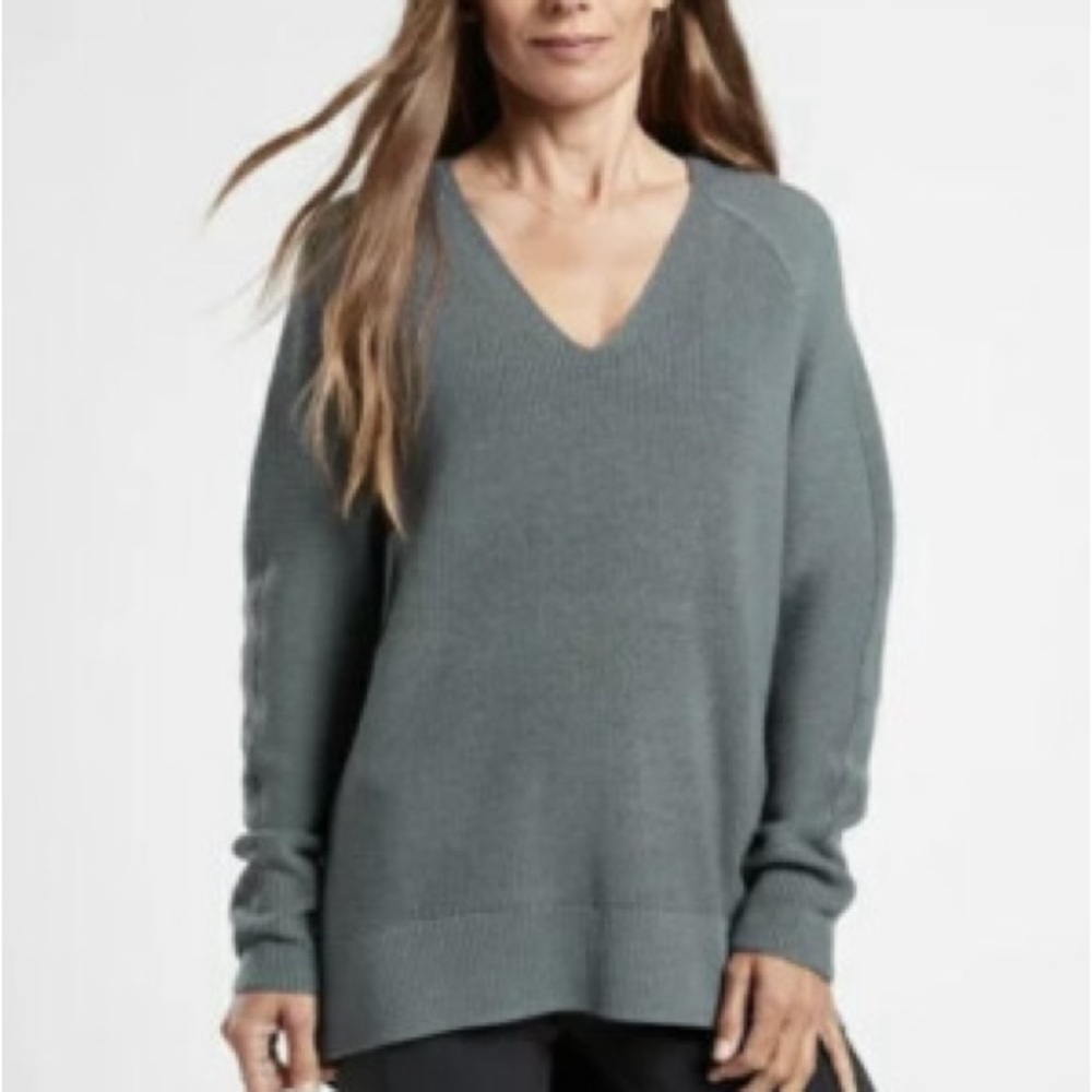 Athleta Hanover gray vneck oversized sweater M